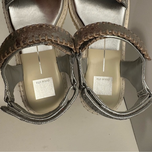 Dolce Vita Debra Platform Sandal in Silver Distressed Leather Size 8.5 - Picture 8 of 10